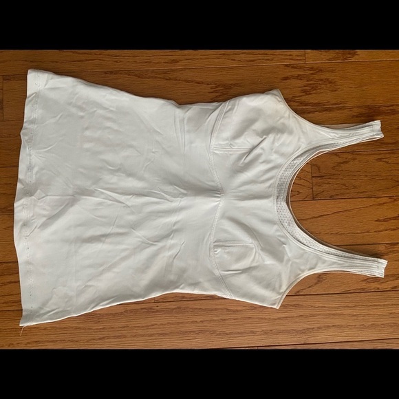 Lululemon Built-in-bra tank - Picture 1 of 3